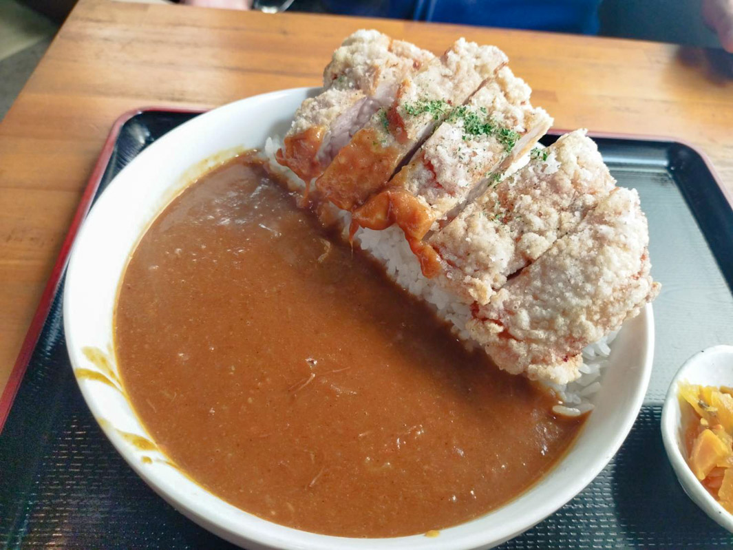 おやきの店ほっぽろフライドチキンカレー